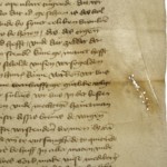 <a href='http://www.ra.ee/pargamendid/index.php/et/parchment/view?id=14581&_xr=eNpLtDK0qs60MrBOtDKBMIqtDM2slAoSi5IzclPzSvSLU0FMJaC4uZVSUWpacn5KKohnaGqlFOLjqGdkbKBnqJupZ2ZoARa2UiqE0oYg2sJKKScxL700MR2sy8hKKbVEybq2FgCDaSMa' target='_blank'>TLA.230.1-i.618</a>, 1436. a.</br>
Kraapimise jäljed.
Kraabitsa jäljed ja lahtirebenenud parandus läbivas valguses.