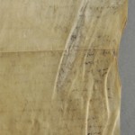 <a href='http://www.ra.ee/pargamendid/index.php/et/parchment/view?id=17380&_xr=eNoti7EOgkAQRP9le08WAsJQWZpY%252BgMbXPESPZBbKsO%252Fmzus5uXNjIDx9Sh6Qb1DBDegWZbh%252BdZgx6gJKXkG%252BRDN22p%252BCklVoNv1nOgEWvQxTHfN0zoXrqwKx4eL67o2a9Dnn5yyBb0kjKuM%252BVWC1Kjfth9cziwS' target='_blank' rel='noopener noreferrer'>Ürik TLA.230.1-i.998</a>, 1528. a. </br>
Kraapimise jäljed.
Kõvera teraga kraabitsa jäljed (vaod, vöödid) pärgamendi pinna.