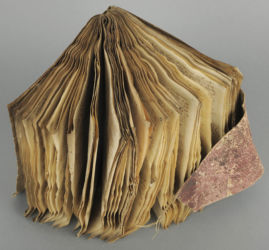 <a href='http://www.ra.ee/pargamendid/index.php/et/parchment/view?id=15093&_xr=eNoti0sOQEAQBe%252FSBxgaQZ6VvaULdGifxH9YibtjWL2qSp6AcfbwM0H0gQXHoEW2qht12j2rL9LTE9CmTTXX%252BhqHoLLITRD6hk0u7CJo%252Fdd5Chpkag9p3ScA6U7Zdd1E%252FiK2'>Ürik TLA.230.1.Aa1</a>, 1312-1360. a. </br>
Köidetud pärgament.
Pärgamendi säilivus pehmekaanelises köites.