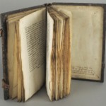 <a href='http://www.ra.ee/pargamendid/index.php/et/parchment/view?id=15720&_xr=eNpLtDK0qs60MrBOtDKBMIqtDM2slAoSi5IzclPzSvSLU0FMJaC4uZVSUWpacn5KKohnaGqlFOLjqGdkbKBnqOeYaKmfCBa2UiqE0oYg2sJKKScxL700MR2sy8hKKbVEybq2FgCM6SNQ'>Ürik TLA.230.1.Aa9/a</a>, 1458-1515. a.</br>
Köidetud pärgament.
Köites säilus pärgament paremini kui kokkuvolditud dokumendina.