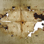<a href='http://www.ra.ee/pargamendid/index.php/et/parchment/view?id=15925&_xr=eNoti0sOQEAQBe%252FSBxhaxifPygEcokP7JP7GStydwarqVfIEjLNHmAvsJzs4AS2yVd2okwt29UpPT0GbNtVcq1%252FMoKI0HFoTG7ZvAq0%252F2TMDDTK1h7TvIwKpo%252Fy6bvZYIfc%253D' target='_blank'>Ürik AM.104.5.14</a>, 18. saj.</br>
Tindikorrosioon.
Tindiplekid tugevalt degradeerunud pärgamendil. Tindiplekkide piirkonnas on pärgament katkine, korrodeerunud.