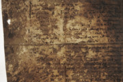 <a href='http://www.ra.ee/pargamendid/index.php/et/parchment/view?id=16279&_xr=eNotizkOgDAMBP%252FinkACImip6Cn5gAUGInEfFeLvnNWMRrsMjcMhSBnRJyt0DJp4Kdtehs1f5VG6uwUtUpdjJfSvijxTJgyU9pxTxtq3g%252Baf%252BmEC6nhodm7emwHJRul5Xq2%252FI4U%253D' target='_blank'>Ürik TLA.230.1-ii.277</a>, 1493. a. </ br>
Helvestumine. Irdumine.
Pärgamendi ja/või tindikirja kihiti eraldumine, kestendamine.
. Läbivas valguses on näha irdumise tulemusena toimuvat pärgamendi õhenemist.
