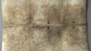 Klaasjas ala.
Üle pinna klaasja alaga, degradeerunud pärgament.