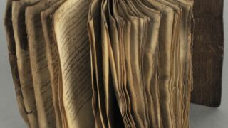 <a href='http://www.ra.ee/pargamendid/index.php/et/parchment/view?id=14076&_xr=eNoti0kOQFAQRO%252FSB%252Fj0J0hZ2Vu6QIc2JOZhJe7Ox%252Bq9ekkJGGcHPxWEn2zgCDTLWraDjru3qVN6egxatS6nSt3iAFTkmbGBb9hkYt8IWn6yYwLqZWwOad6PBelO6XXdRSsitw%253D%253D'>Ürik TLA.230.1.Aa2</a>, 1333-1374. a. </br>
Köidetud pärgament.
Katkises köites kahjustunud pärgament</ br>
Bound parchment.
Damaged parchment in a broken binding