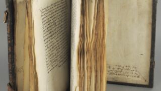 <a href='http://www.ra.ee/pargamendid/index.php/et/parchment/view?id=15720&_xr=eNpLtDK0qs60MrBOtDKBMIqtDM2slAoSi5IzclPzSvSLU0FMJaC4uZVSUWpacn5KKohnaGqlFOLjqGdkbKBnqOeYaKmfCBa2UiqE0oYg2sJKKScxL700MR2sy8hKKbVEybq2FgCM6SNQ'>Ürik TLA.230.1.Aa9/a</a>, 1458-1515. a.</br>
Köidetud pärgament.
Köites säilus pärgament paremini kui kokkuvolditud dokumendina. </ br>
The parchment was preserved better in the binding than as a folded document.