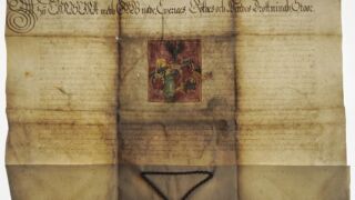 <a href='http://www.ra.ee/pargamendid/index.php/et/parchment/view?id=17396&_xr=eNoti0sOQEAQBe%252FSBxjaP8%252FKARyiQ%252Fsk%252FsNK3J3BqupV8gSMs4efC6JPLDgBLbJV3ajT7ll1Sk9PQZs21VyrWxyAitIwxSei' target='_blank' rel="noopener">Ürik AM.115.1.233</a>, 1651. a. </ br>
Eelneva parandamise või konserveerimise tulemusena kahjustunud pärgament.
Eelnev praktiline konserveerimine on pärgamendi seisundit halvendanud. Illustratsiooni piirkonnas on pärgament degradeerunud ja zelatiinustumine on muutnud pärgamendi jäigaks. selles piirkonnas on oluliselt vähenenud pärgamendi painduvus ja läbipaistvus. Dokumenteeritud läbivas valguses.</ br>
Parchment damaged as a result of previous repair or conservation.
Previous practical conservation has deteriorated the condition of the parchment. In the illustration area, the parchment has degraded and gelatinization has made the parchment stiff. in this area, the flexibility and transparency of the parchment is greatly reduced. Documented in transmitted light.