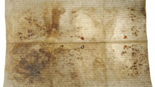 Tindiplekk.
Dokumenteeritud plekkidel on läbivas valguses nähtav tindikorrosioon.</ br>
Documented stains have ink corrosion visible under transmitted light.