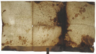 Tindiplekk.
Pärgament on dokumenteeritud läbivas valguses.</ br>
The parchment is documented in transmitted light.